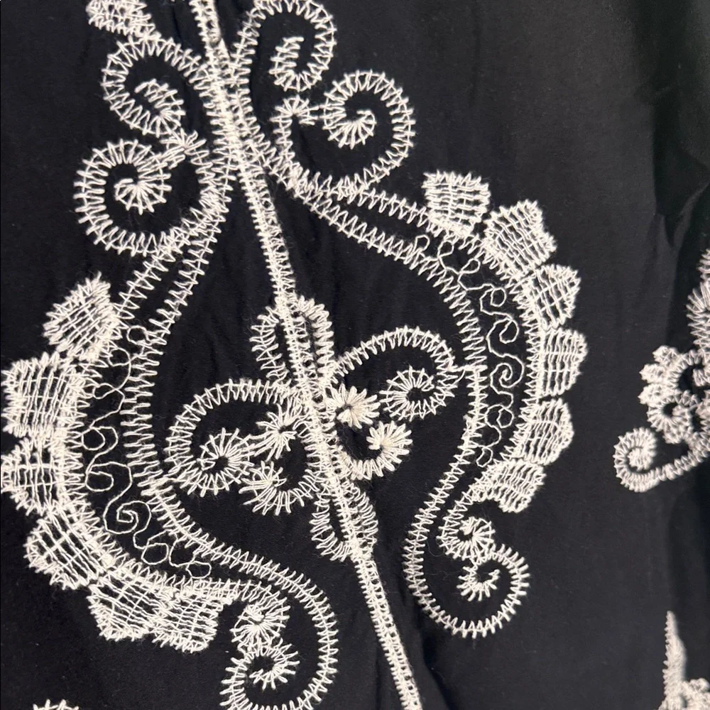 Ultra Pink Black Tank Top with White Crochet & Embroidery - Picture 10 of 11